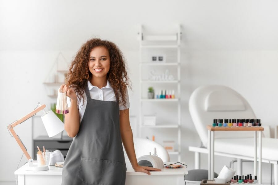 Nagelstudio einrichten